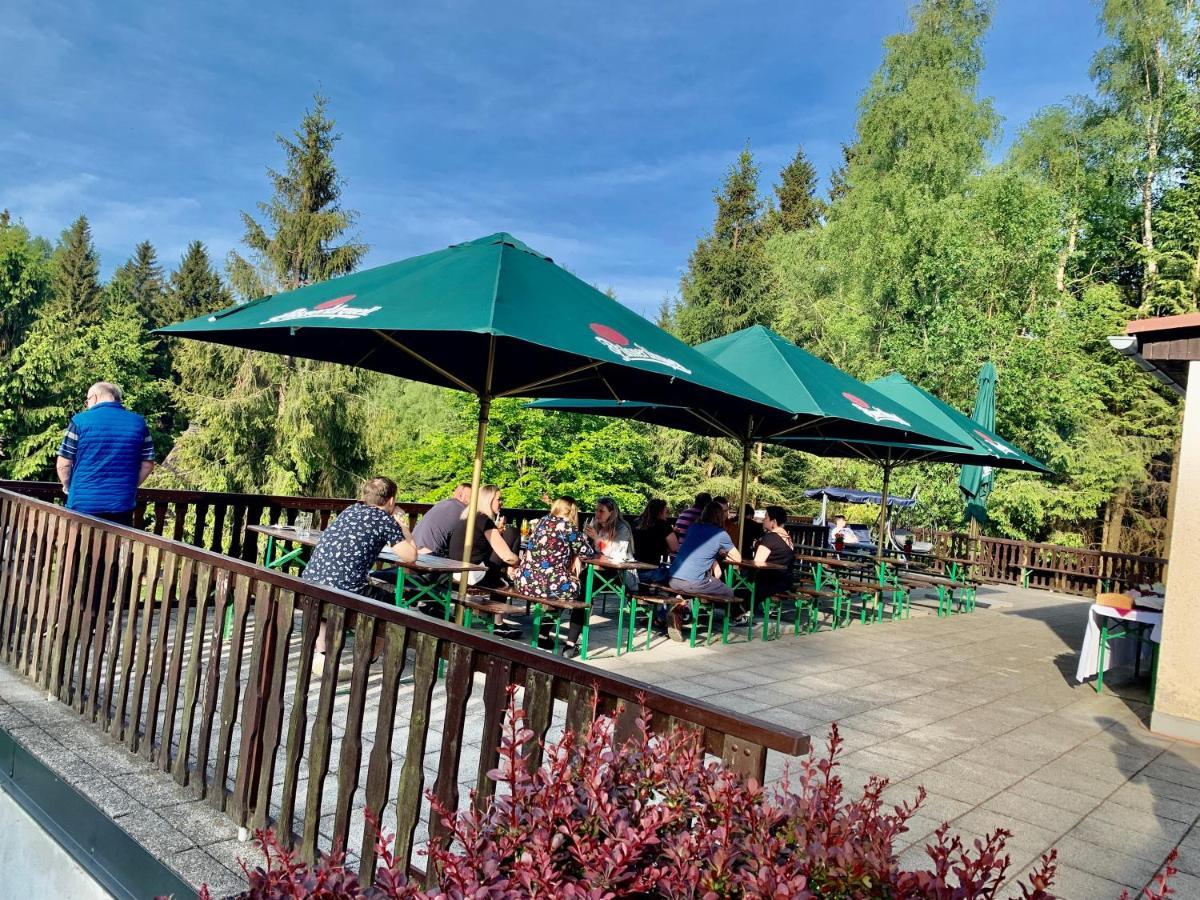 Hotel A Penzion Pegas Vlachovice Exteriör bild